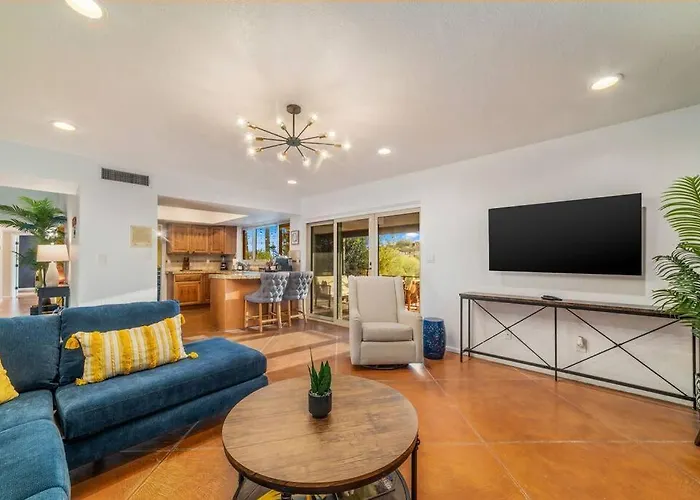 Tucasa - Private Backyard - Theater Holiday home Tucson