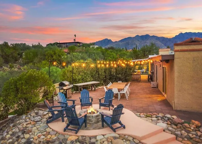 Tucasa - Private Backyard - Theater * Tucson