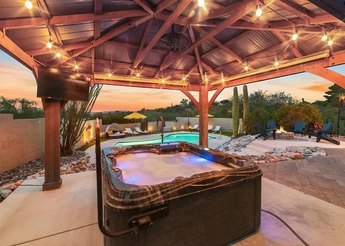 Tucasa - Private Backyard - Theater