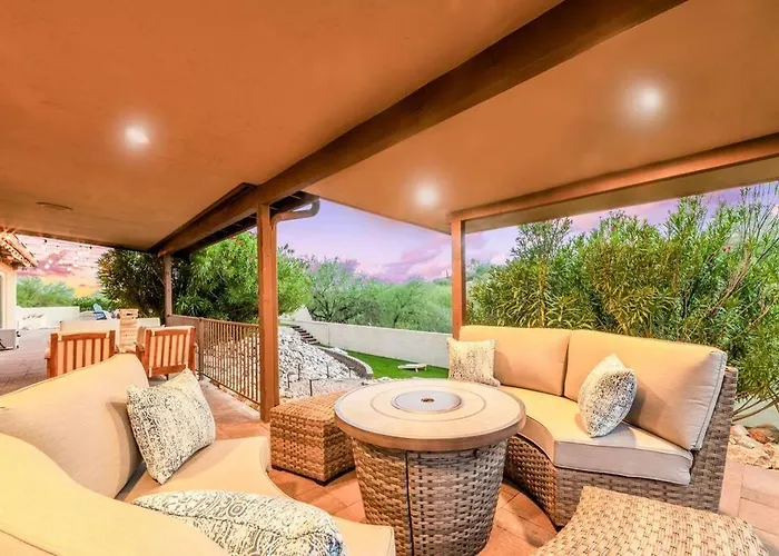 Tucasa - Private Backyard - Theater Holiday home