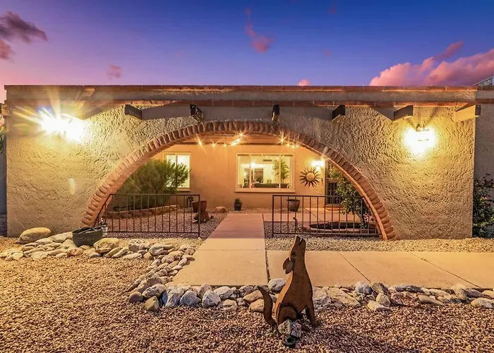 Holiday home Tucasa - Private Backyard - Theater *