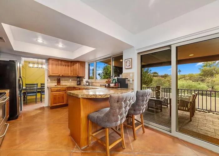 Tucasa - Private Backyard - Theater Holiday home Tucson