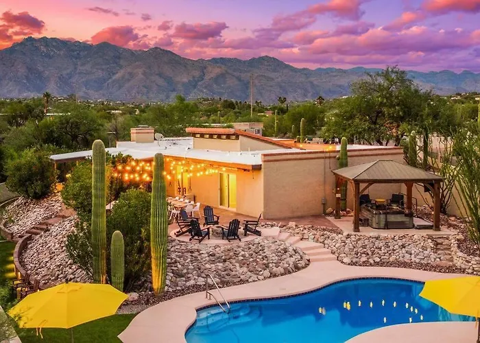 Holiday home Tucasa - Private Backyard - Theater